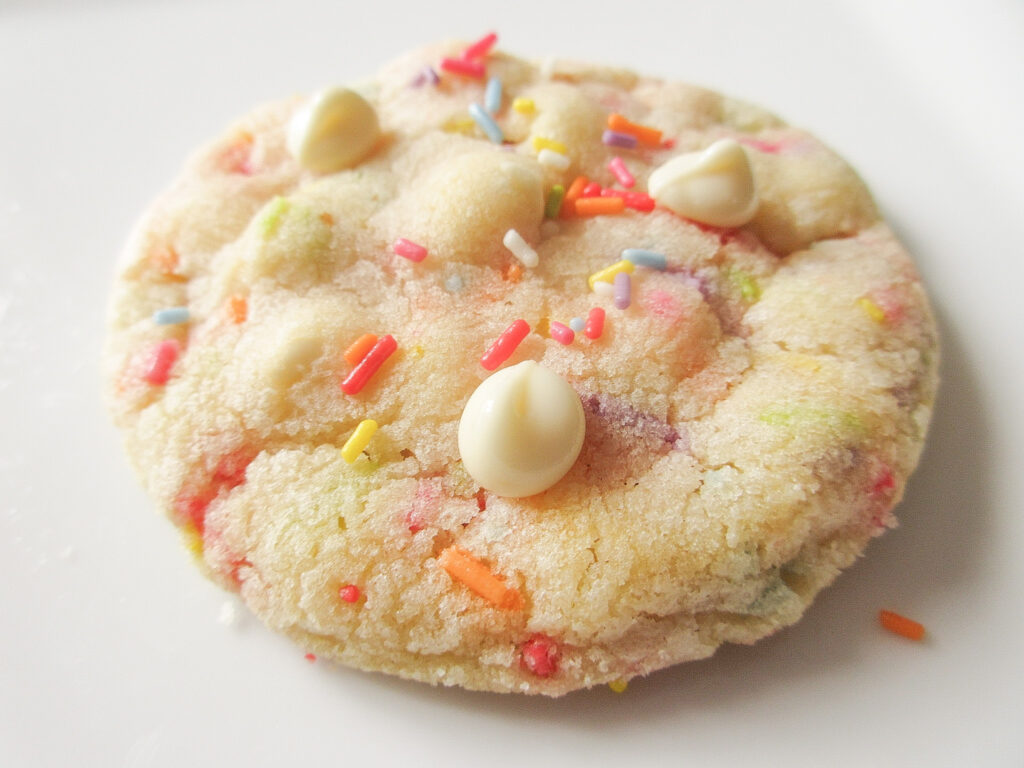 Single funfetti cookie.