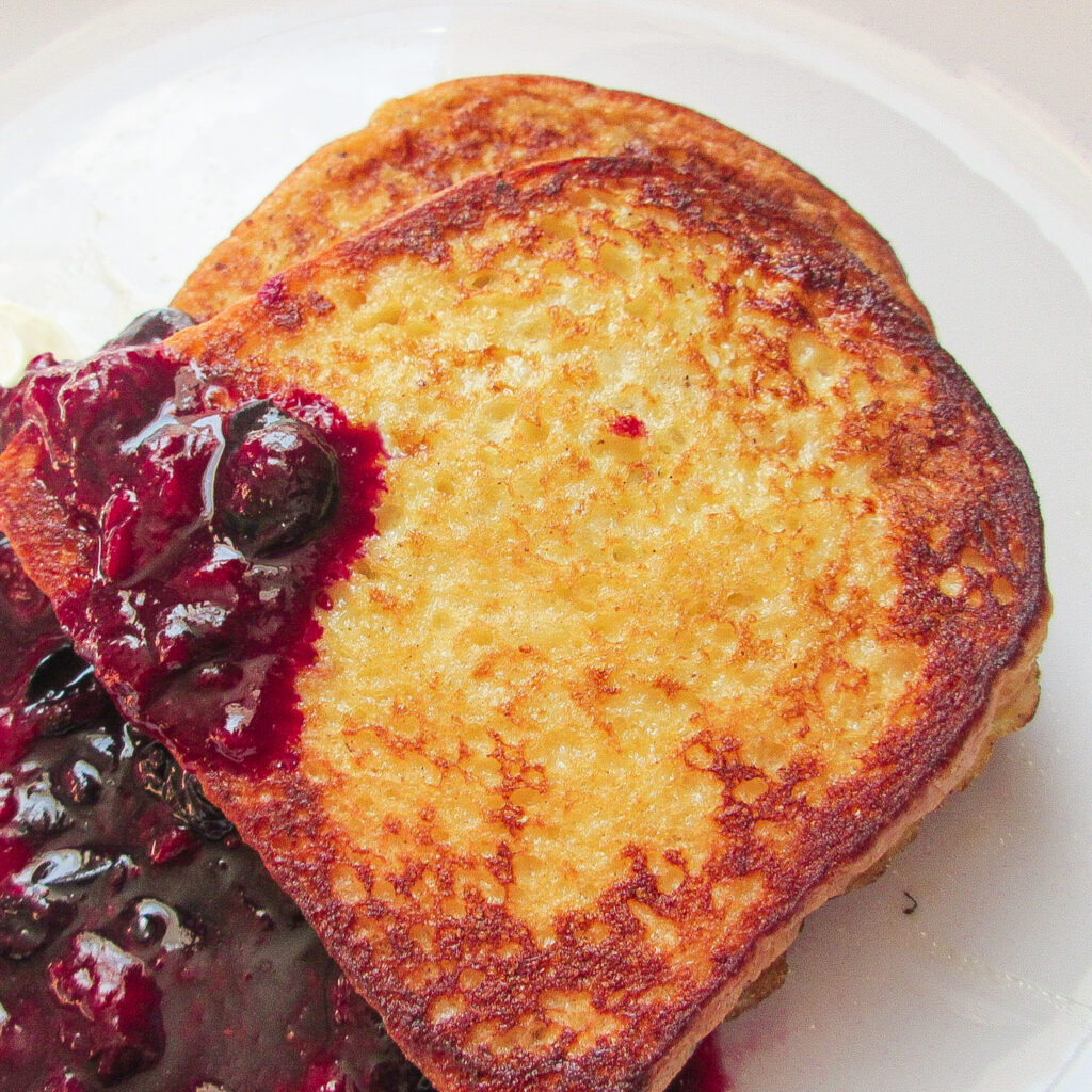 French toast and berry compote 